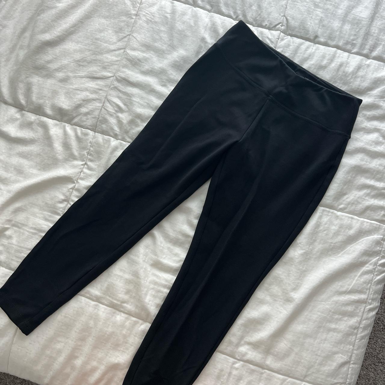 Y2K cropped yoga pants Thick material, yet... - Depop