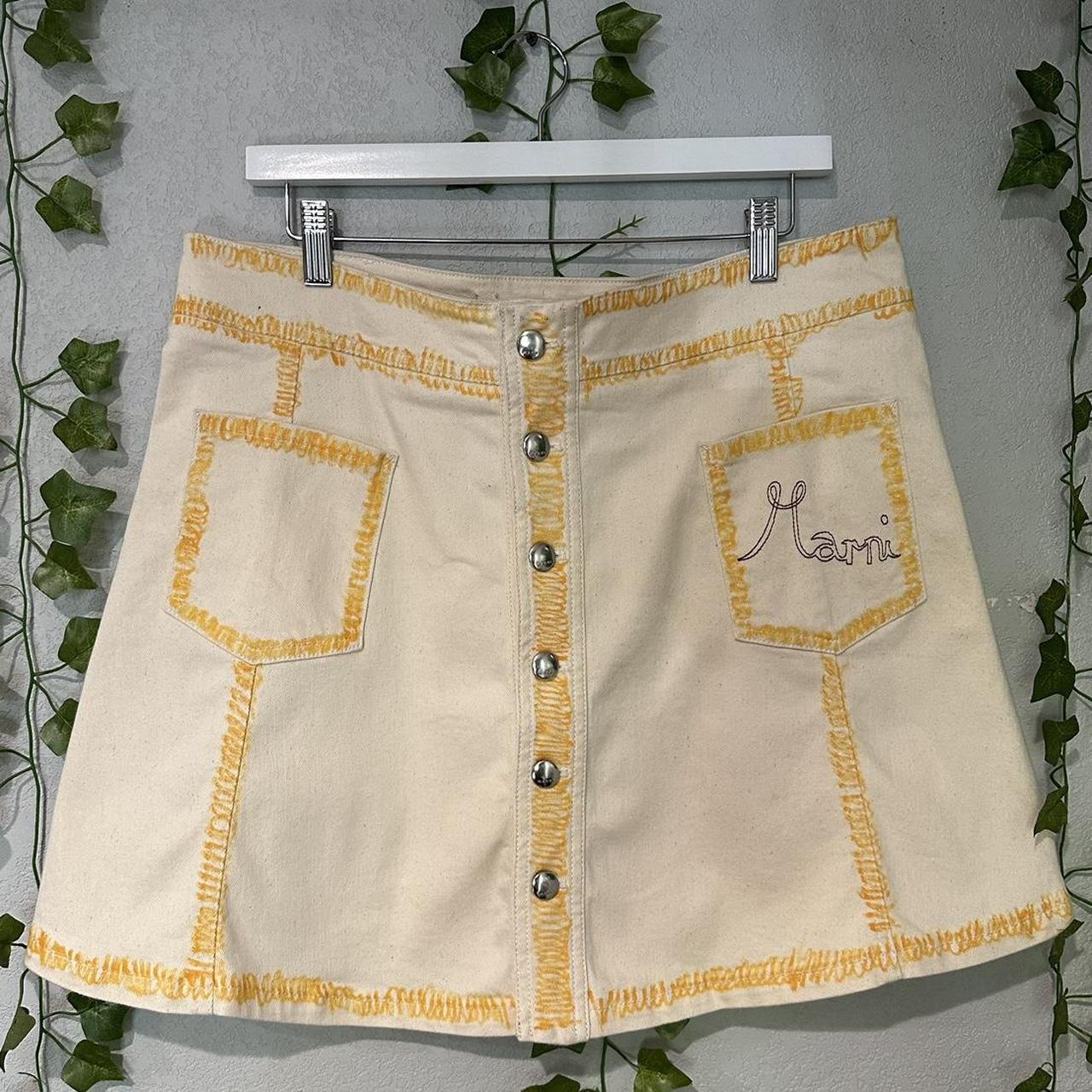 item listed by _melaniehernandez