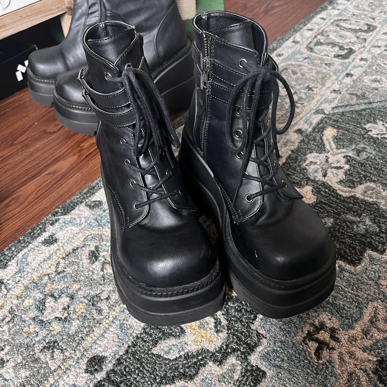 Demonia Women's Black Boots Depop