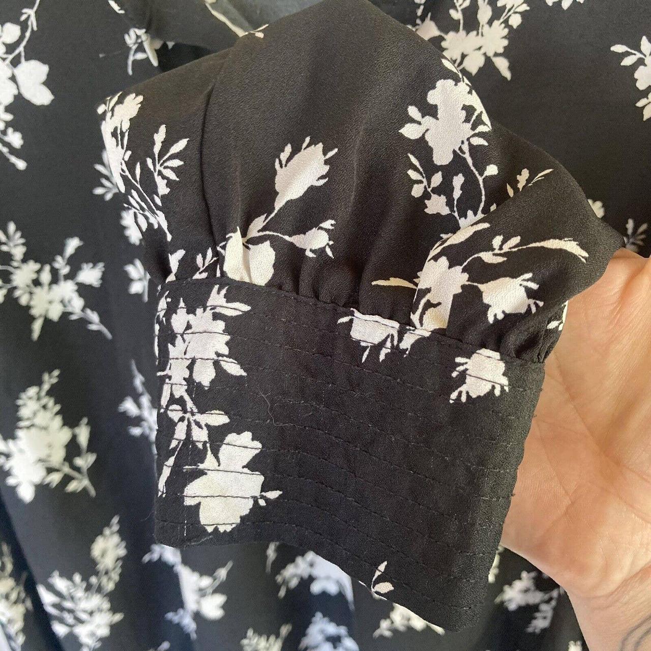 Time And Tru Sz XL Womens Blouse Black White Floral - Depop