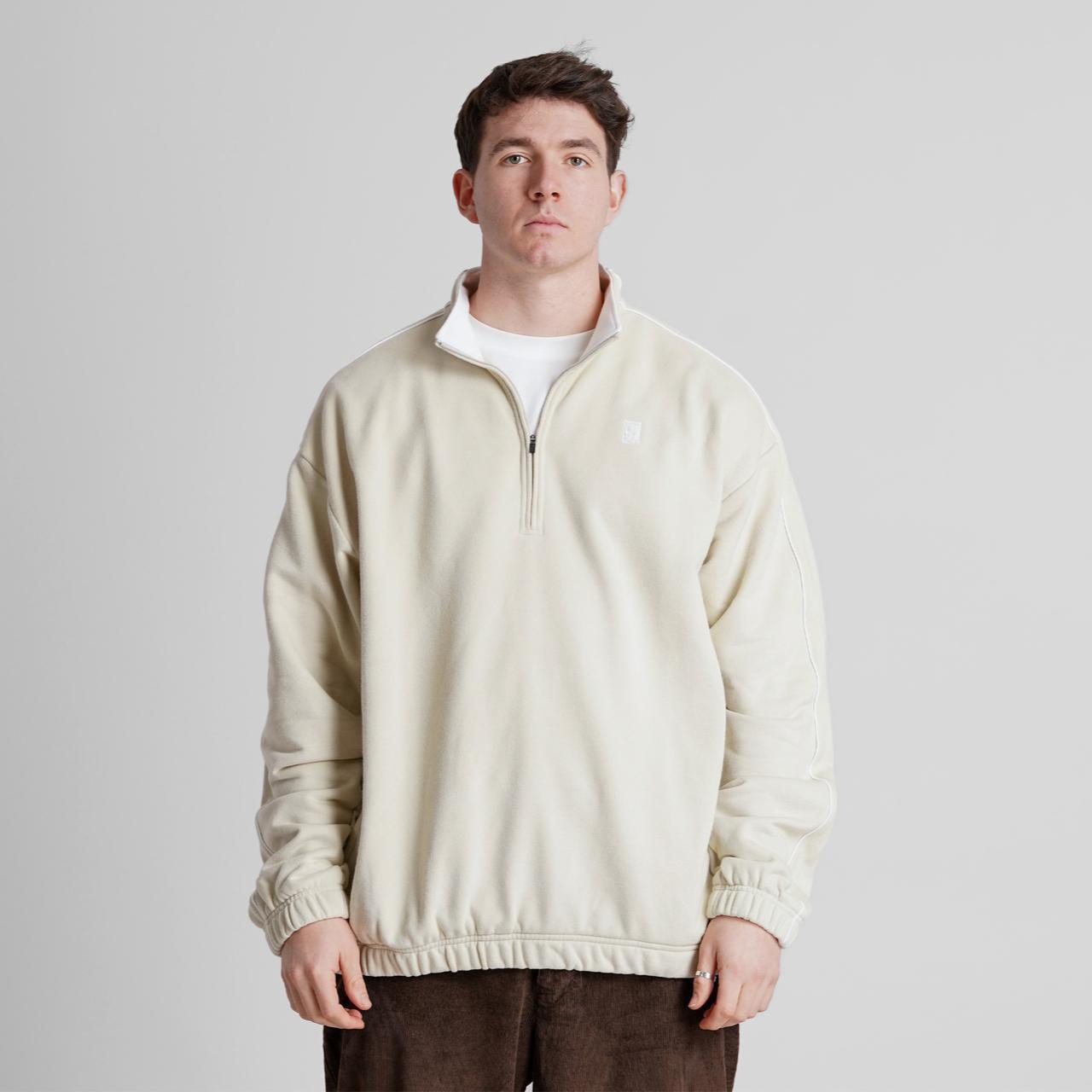 Nike Men's Cream Jumper Depop