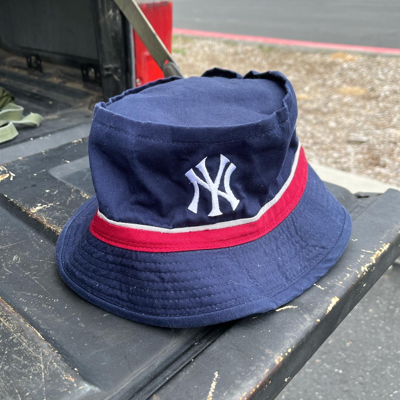 90’s New York Yankees bucket hat, Fits pretty small