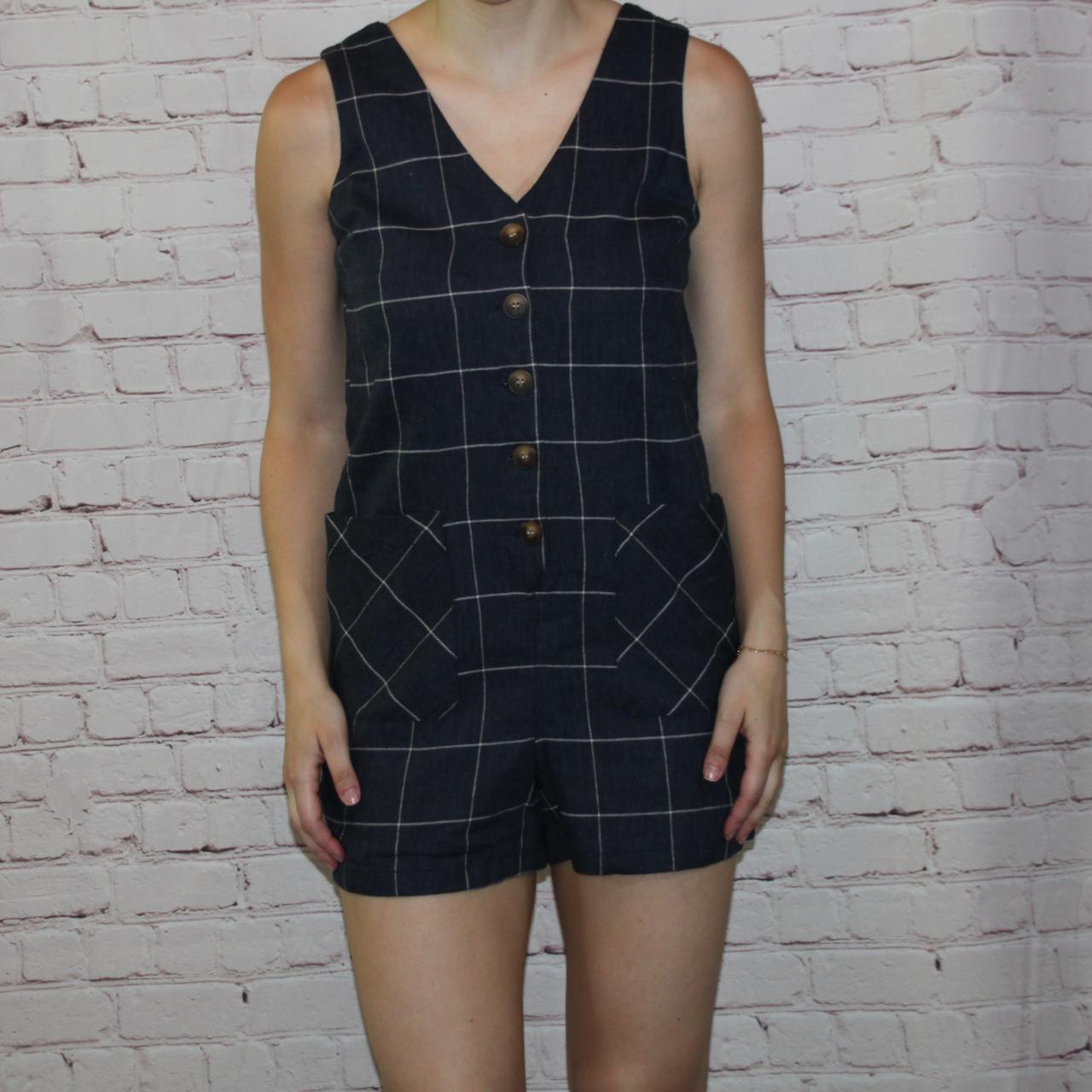 item listed by lilvalenti