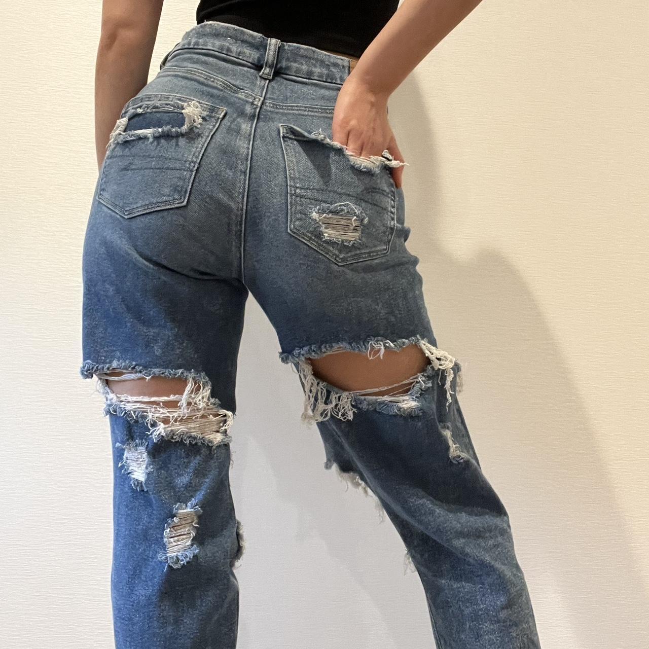 American Eagle ripped jeans! Love these for beach - Depop