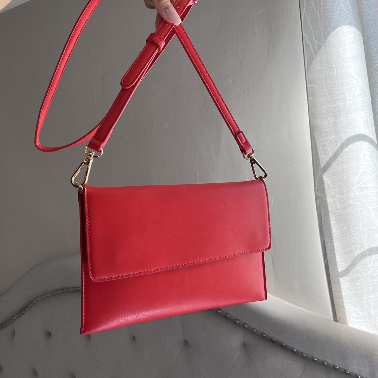 Forever 21 Shoulder Bag Red Clean design pop out