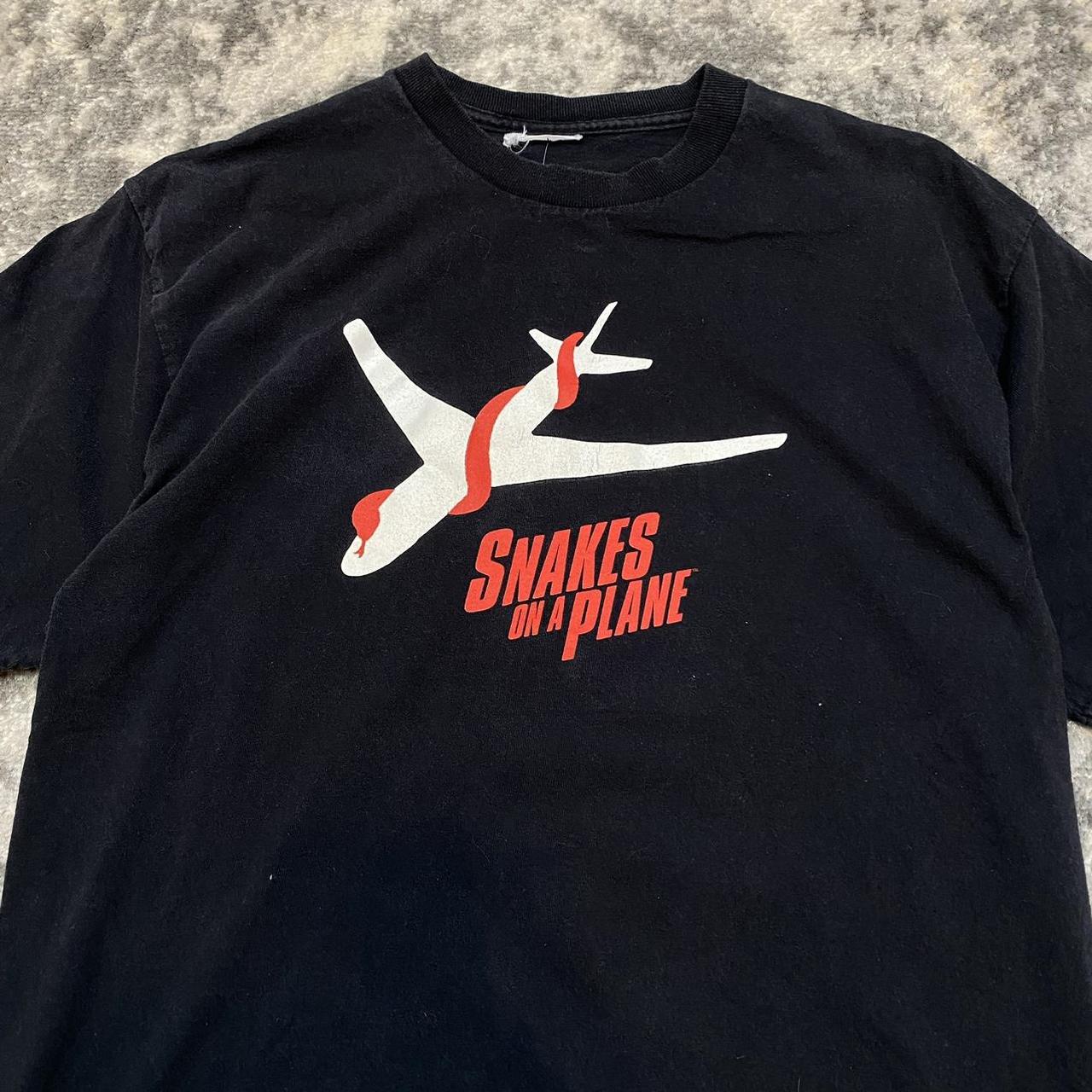 Vintage shops snakes on a plane movie promo shirt size large *fits medium*