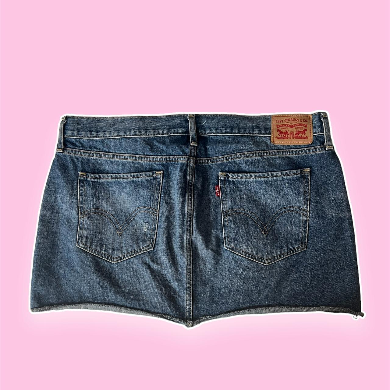 Levi s Women s Navy Skirt Depop