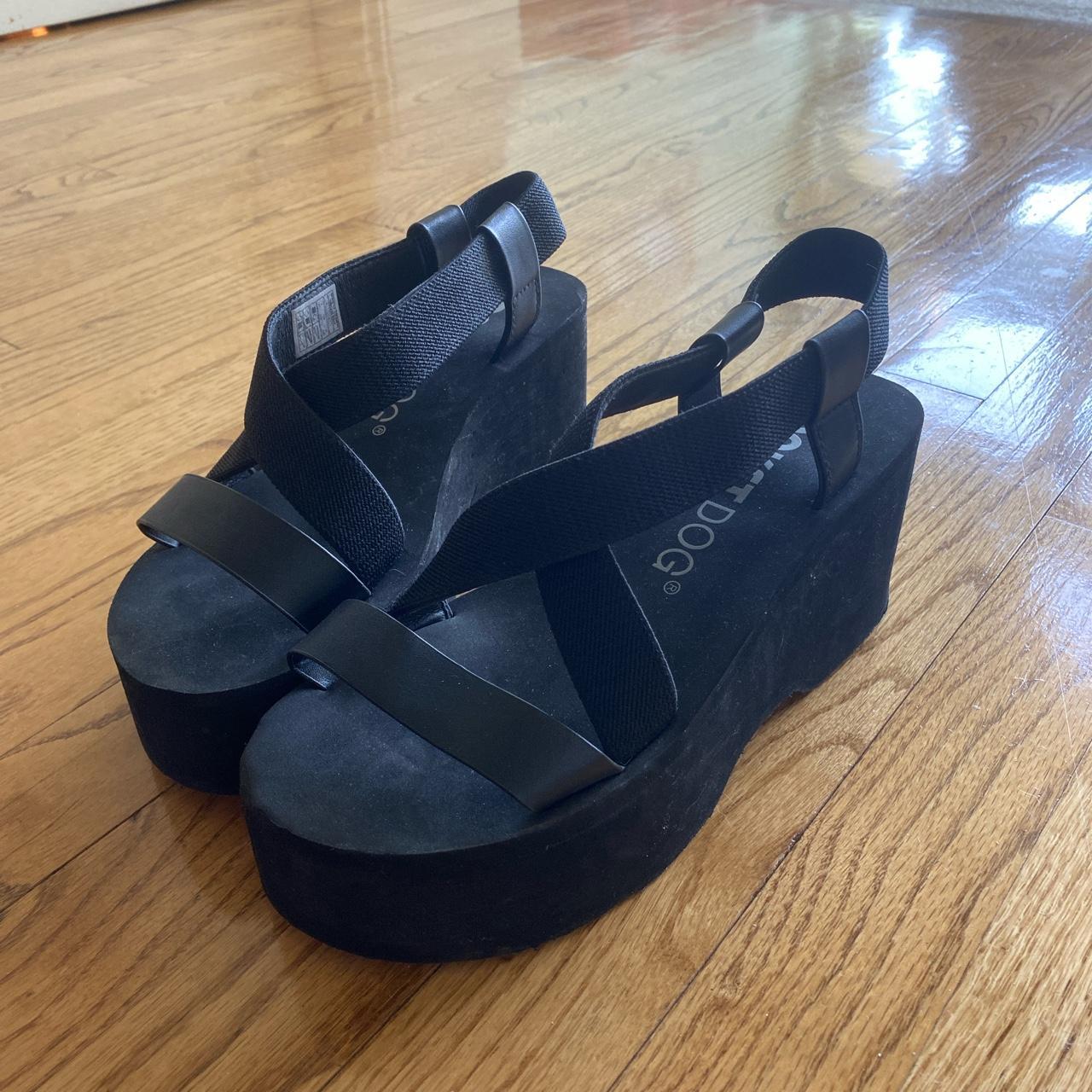 Rocket Dog Women's Black Sandals | Depop