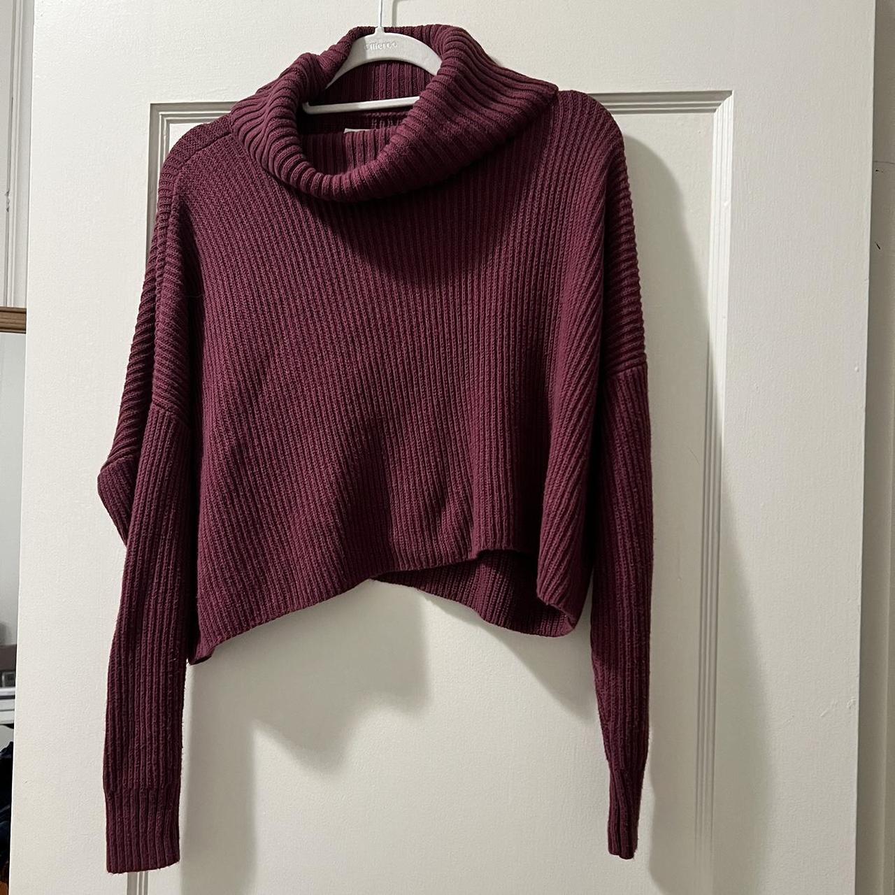 Hollister burgundy deals sweater