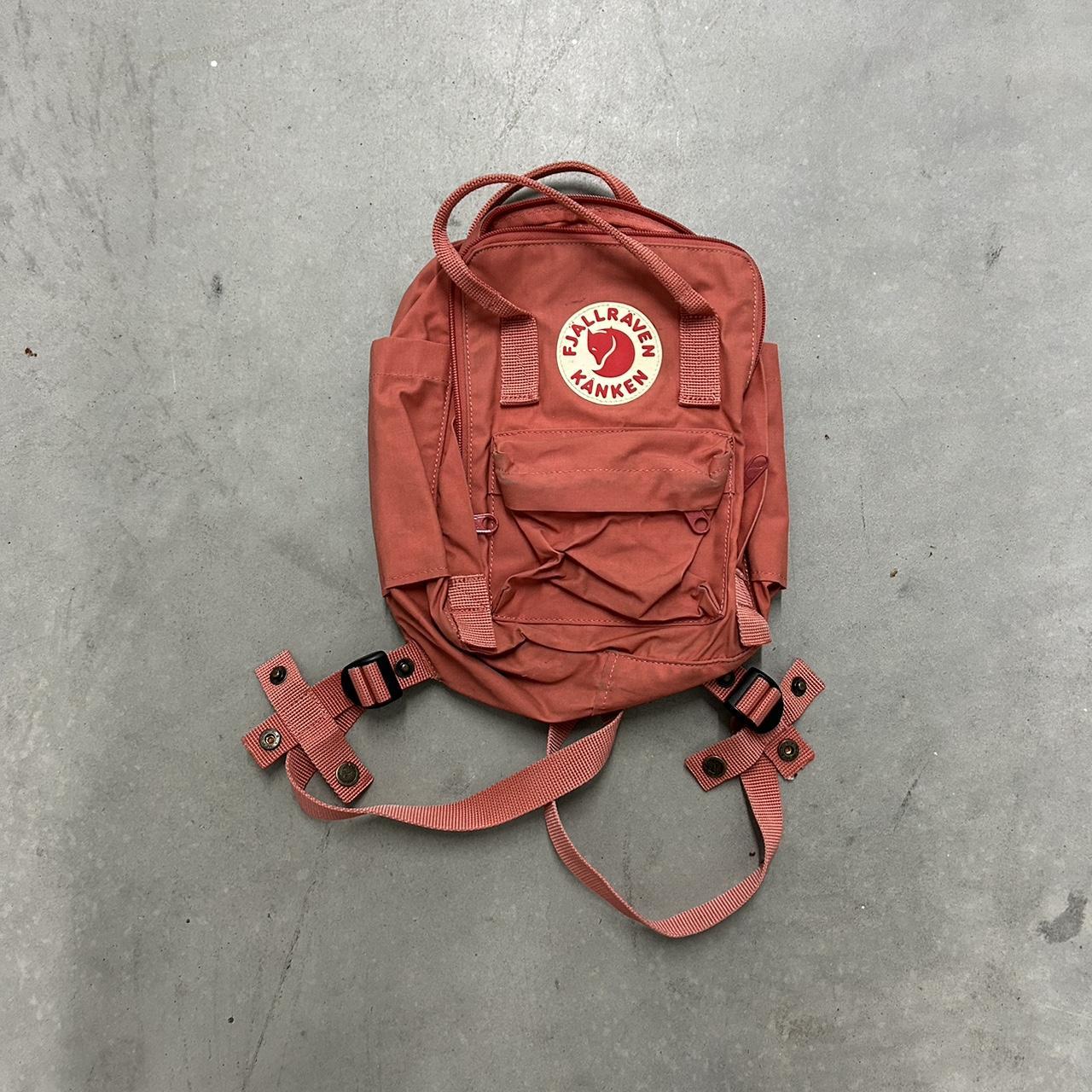 Blush fjallraven kanken hotsell