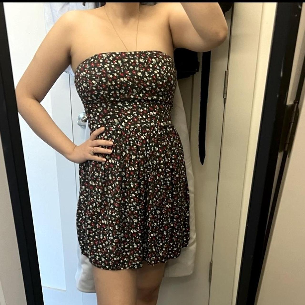 hollister floral strapless dress y2k Excellent. Depop