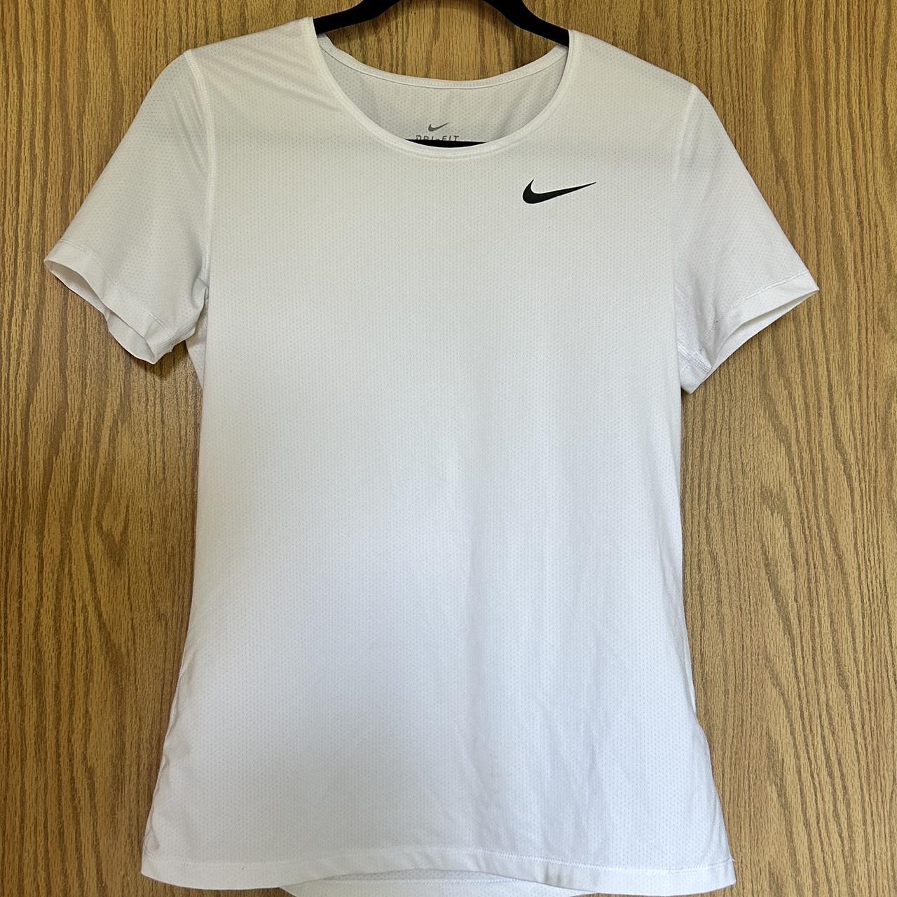 womens nike shirt white