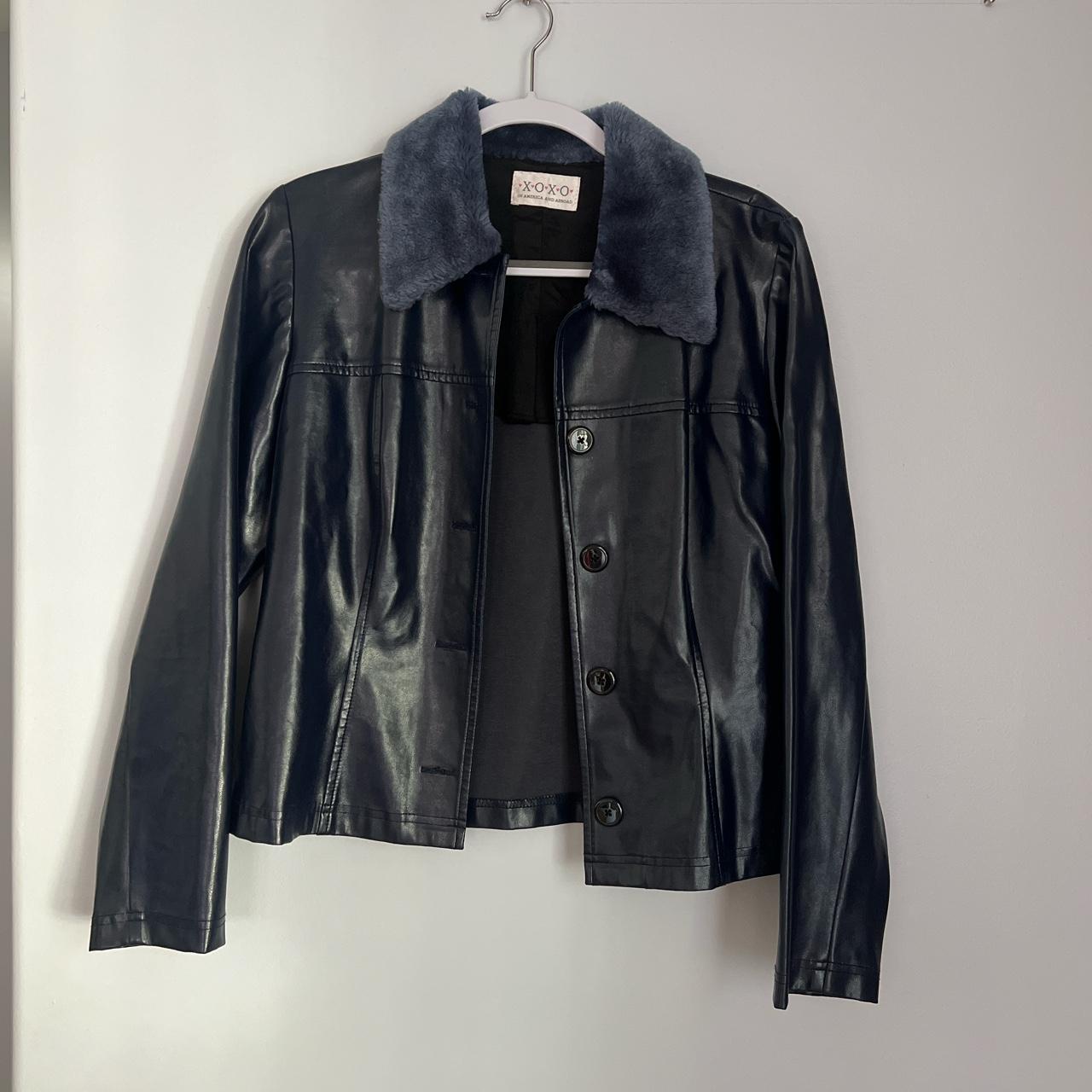item listed by stayglossy