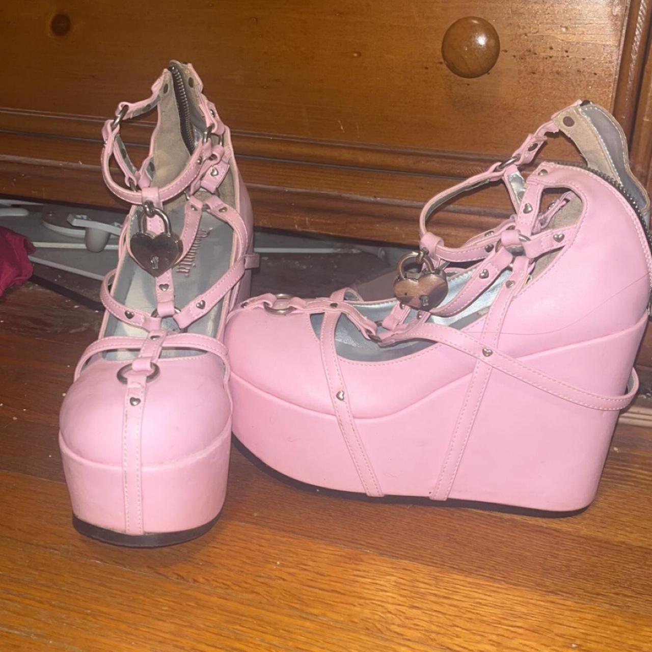 demonia poison pink