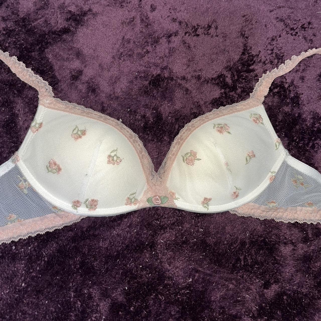 Intimissimi Women's Cream and Pink Bra Depop