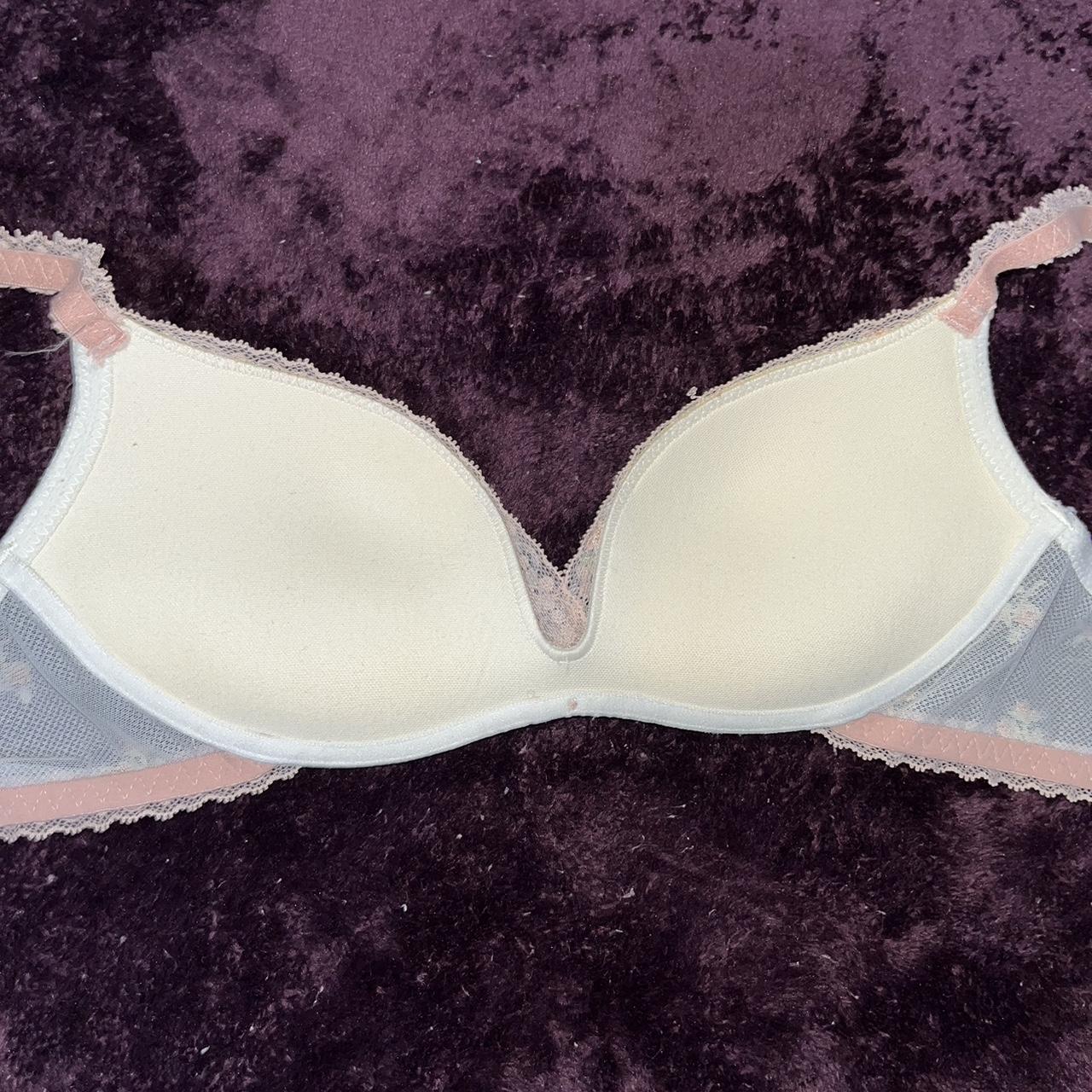 Intimissimi Women's Cream and Pink Bra Depop