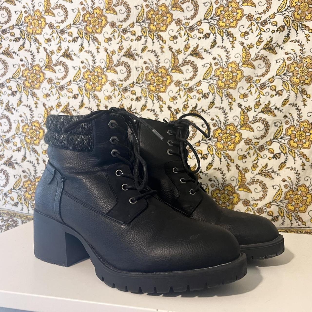 naturalizer colby platform hiking boot