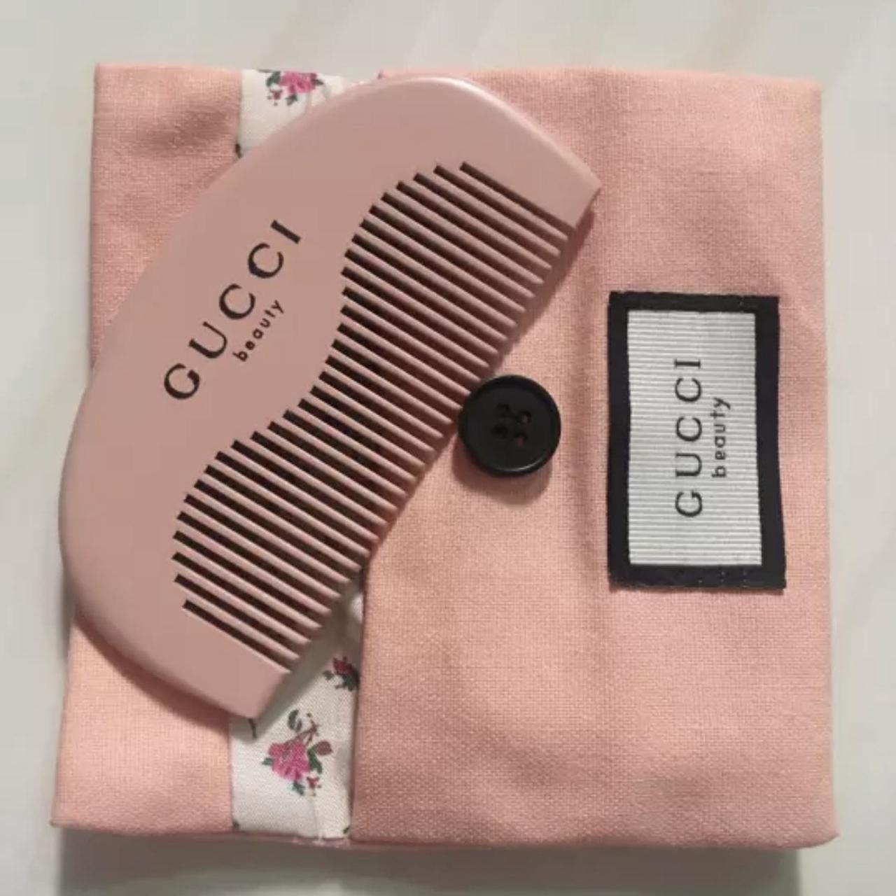 Gucci Women's Pink Hairaccessories Depop