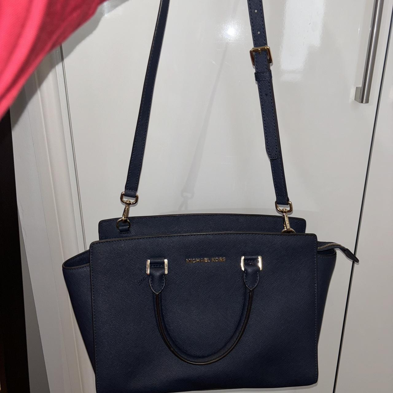 Michael kors selma medium navy hotsell