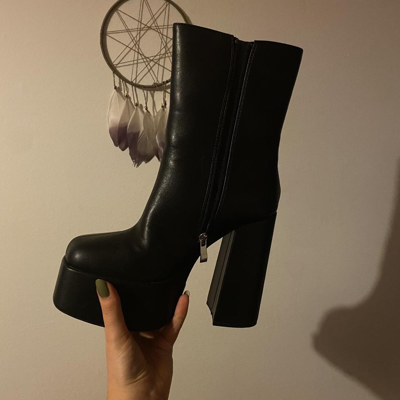 Size 5 high top heel boots