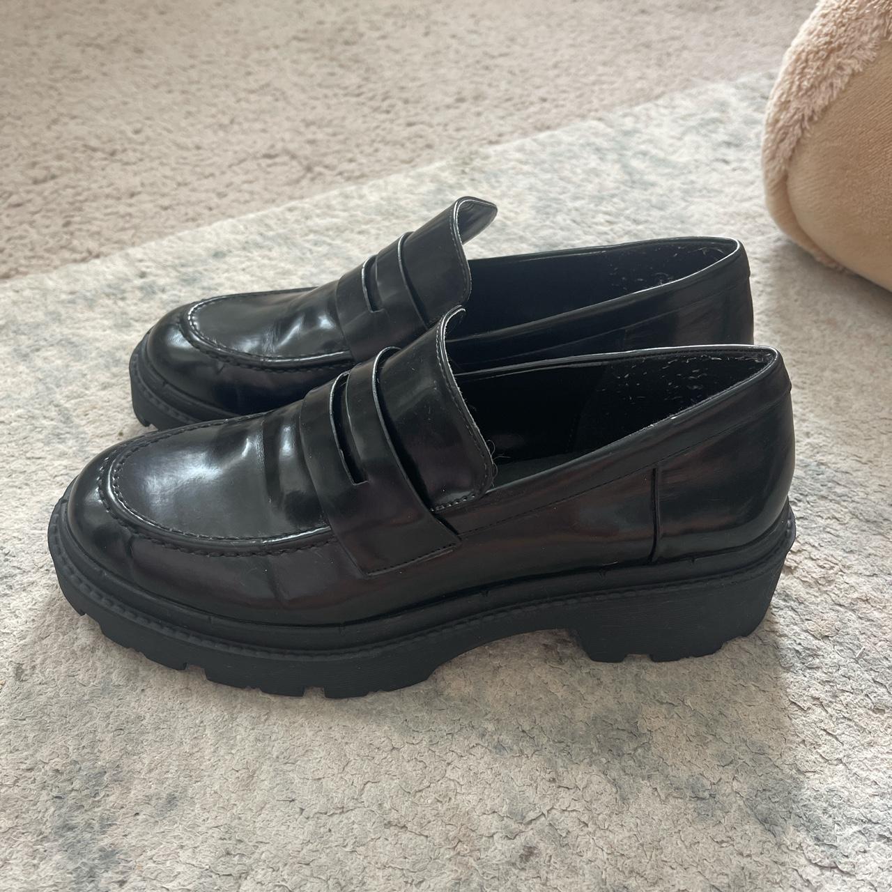 Zara Women's Black Loafers Depop
