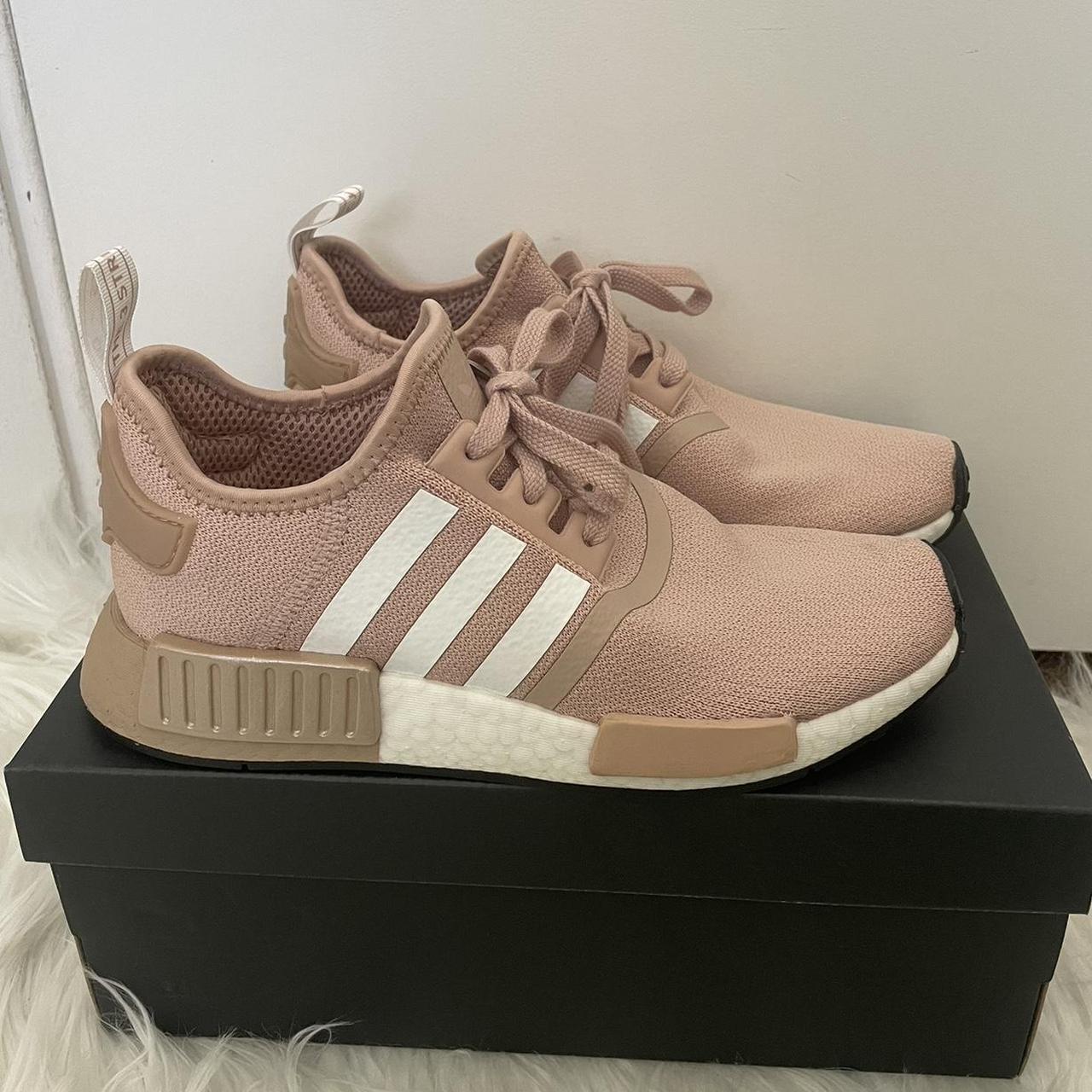 Blush pink nmd best sale