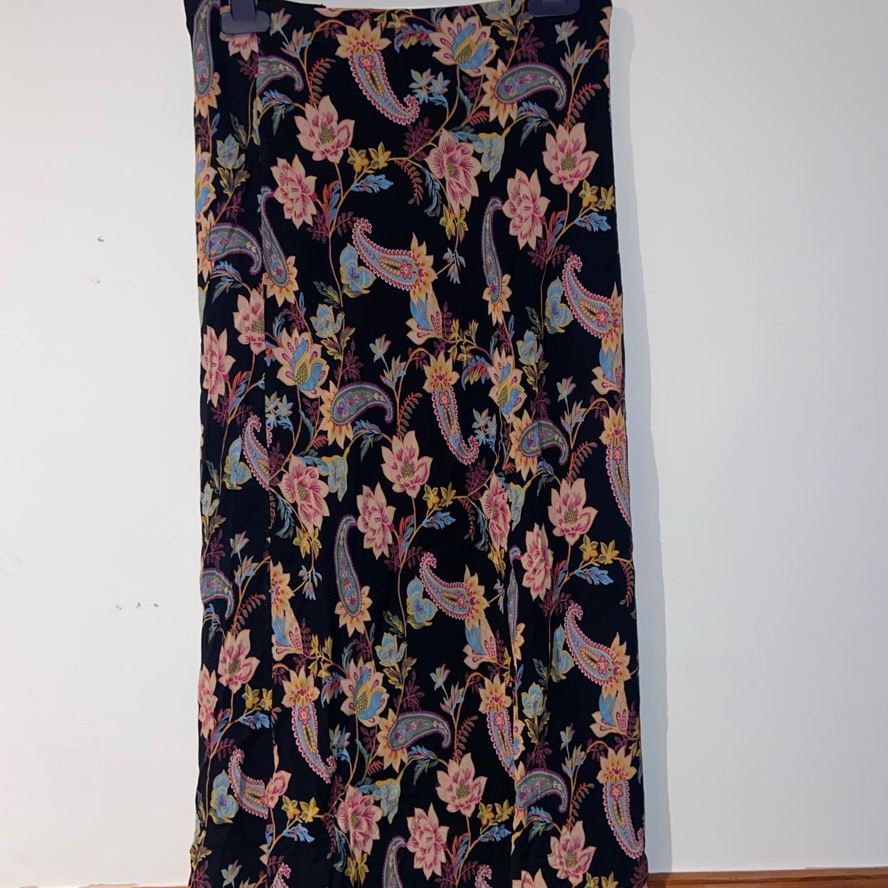 Vintage Floral Midi Skirt - Depop