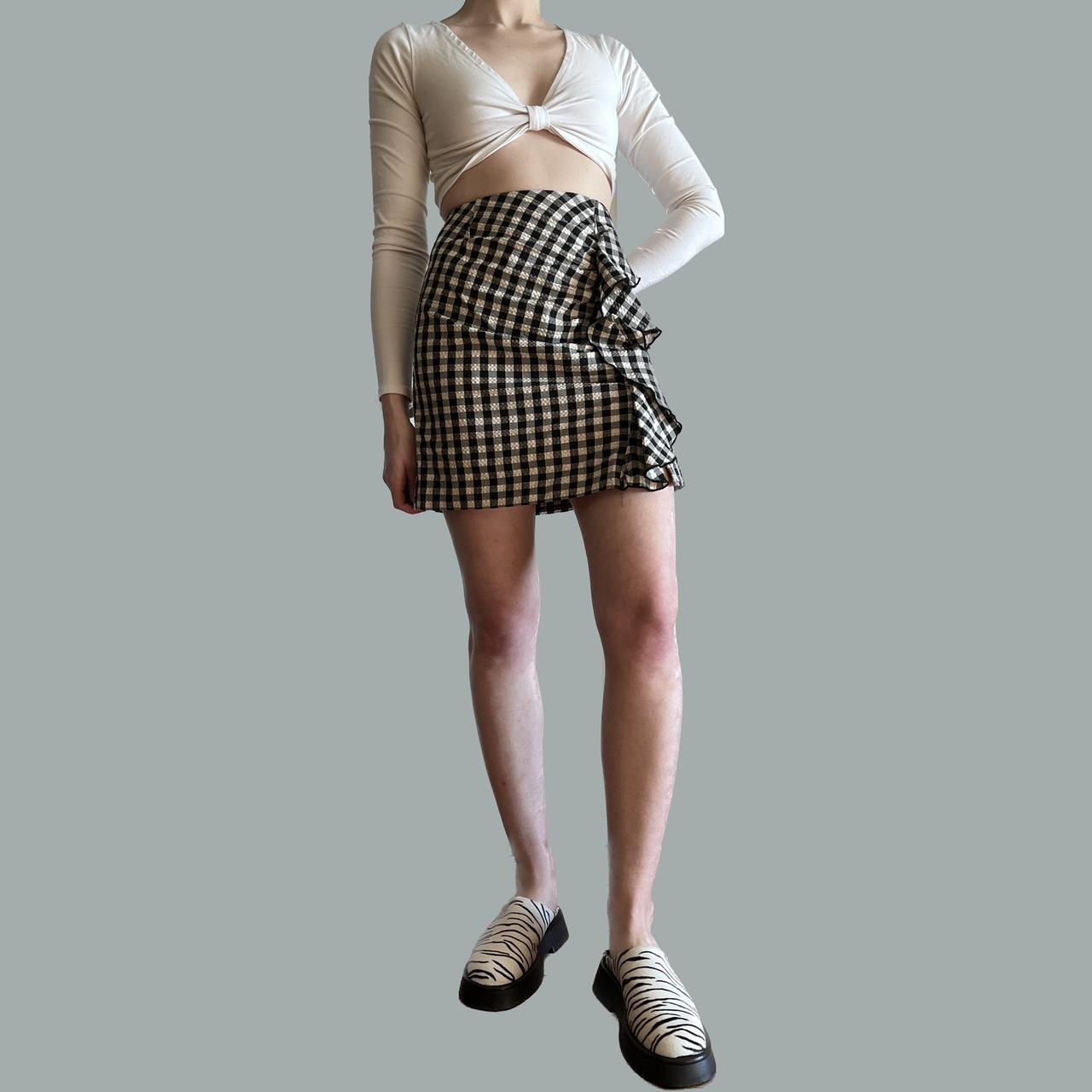 H&m gingham 2025 ruffle skirt