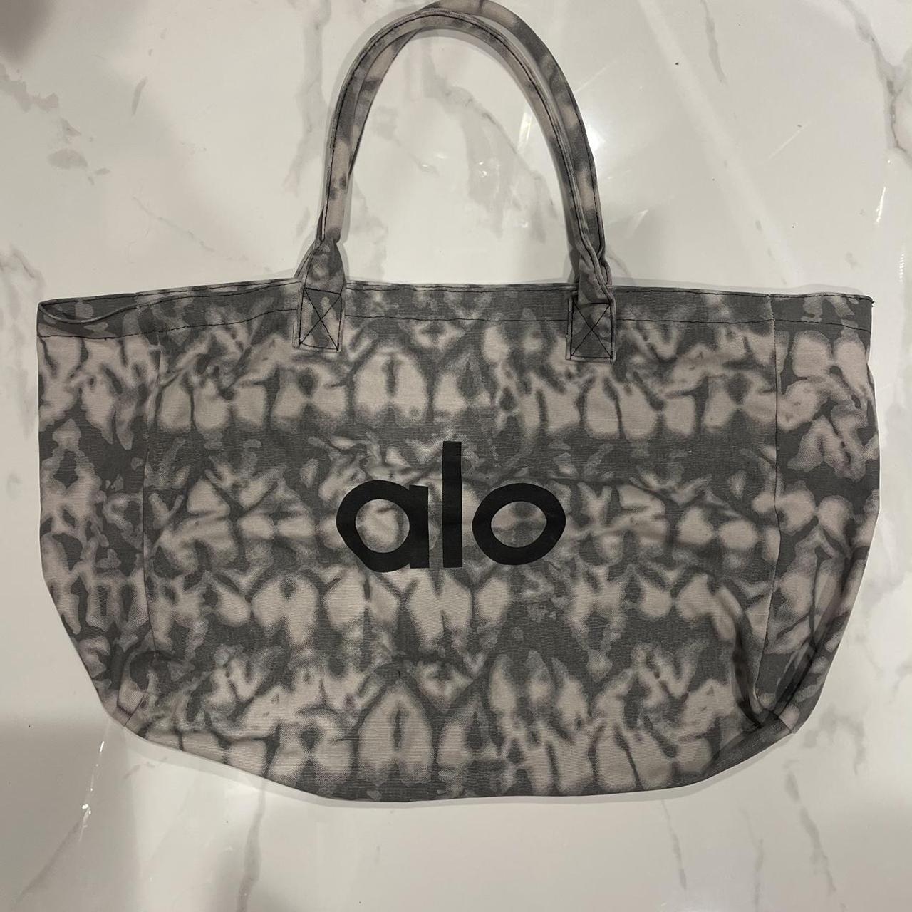 ALO yoga tie dye big tote bag PLEASE REVISE ALL... - Depop