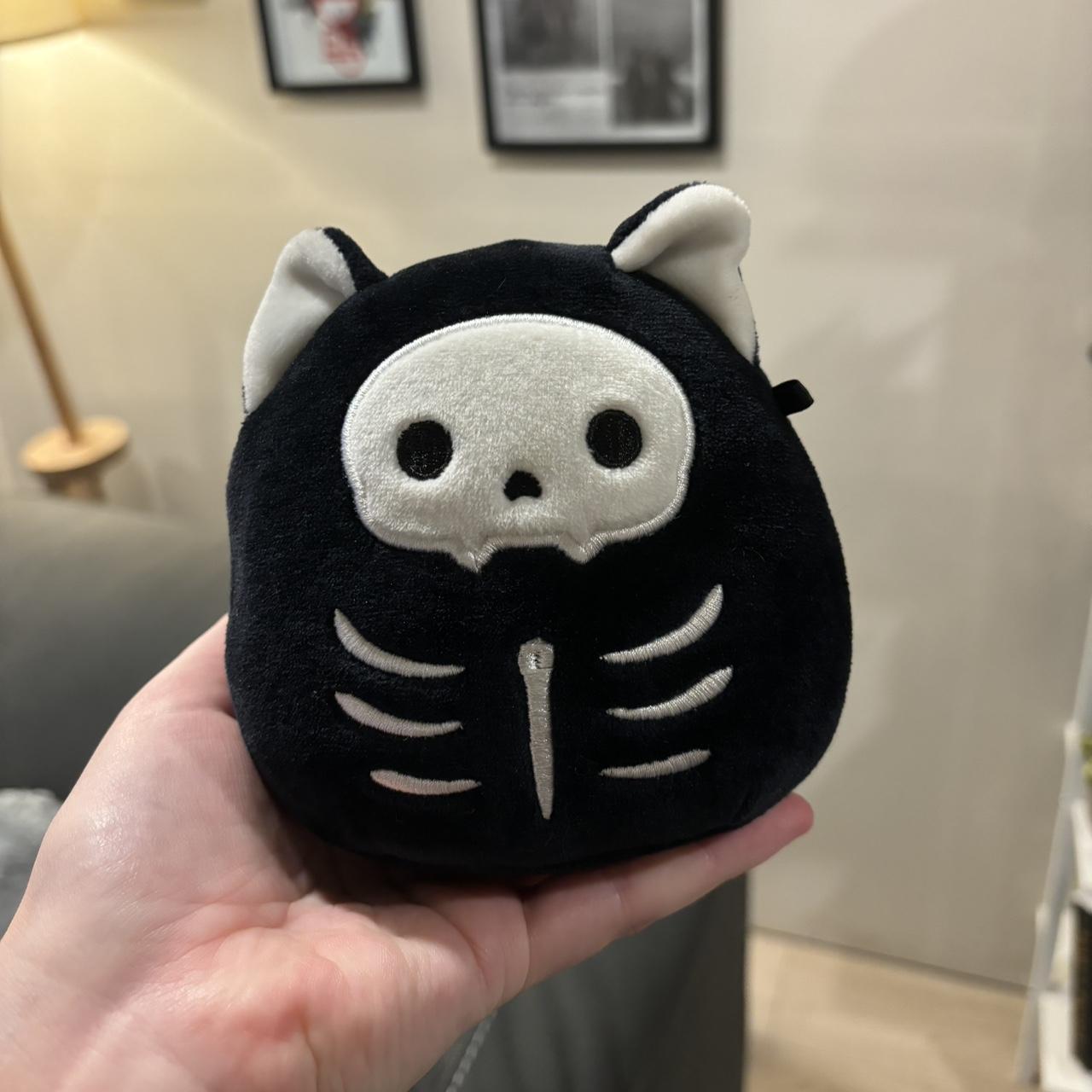 Store skully squishmallow