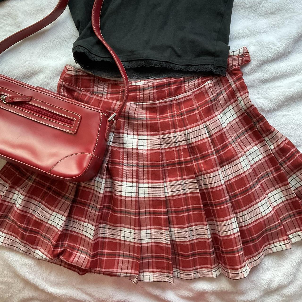 Forever 21 Women's Red and White Skirt | Depop