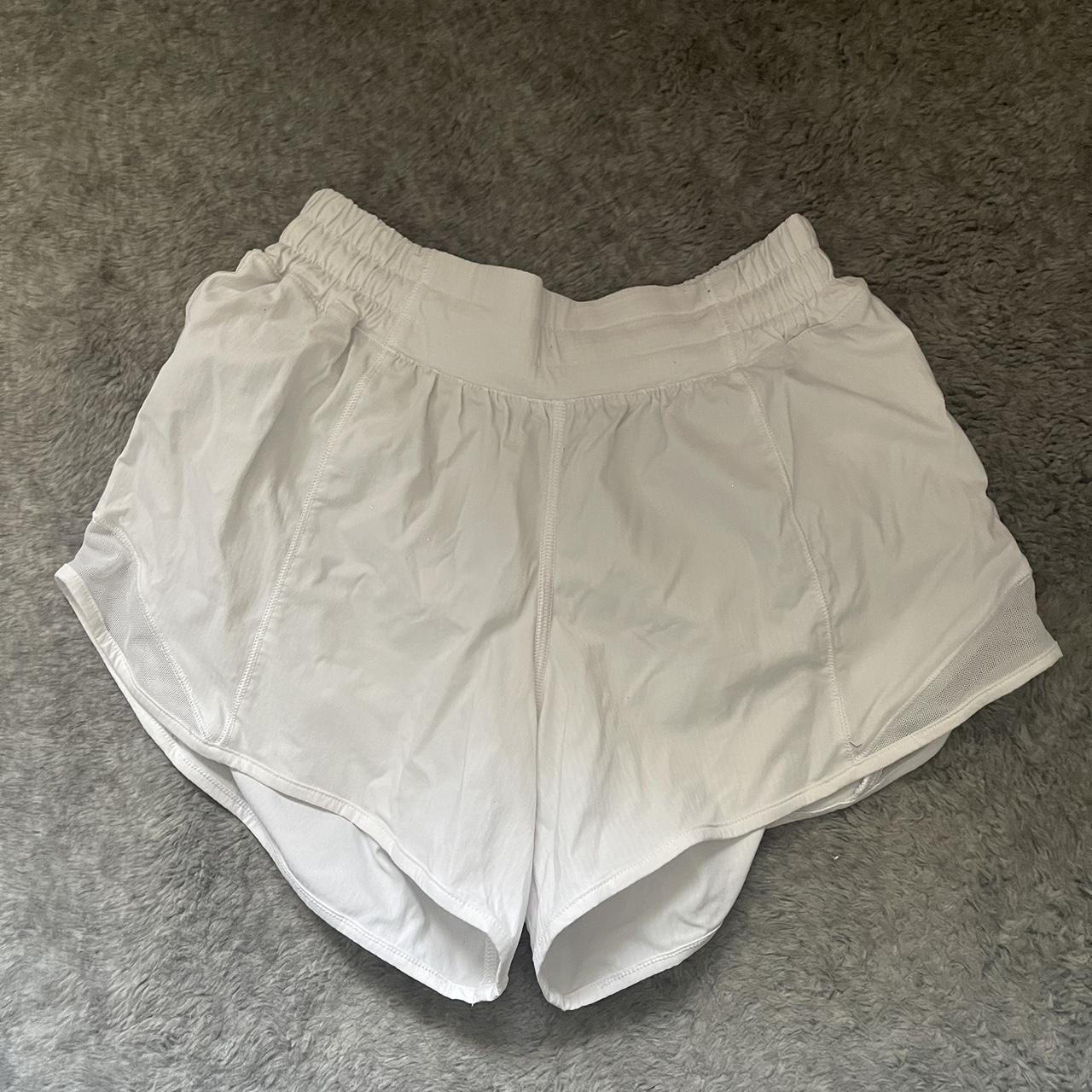 Lululemon 4 inch Hotty Hot shorts size 4 Bought - Depop
