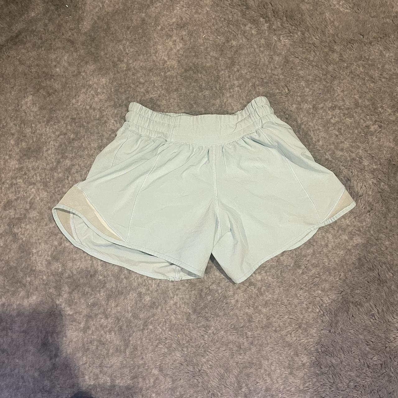 Lululemon 4 inch Hotty Hot shorts size 4 Bought - Depop