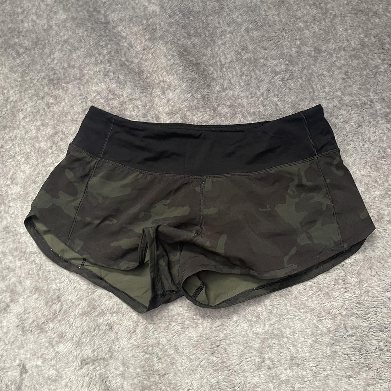 Lululemon Speed Up Short Incognito Camo Multi Gator Green Low Rise 2.5  Size 4