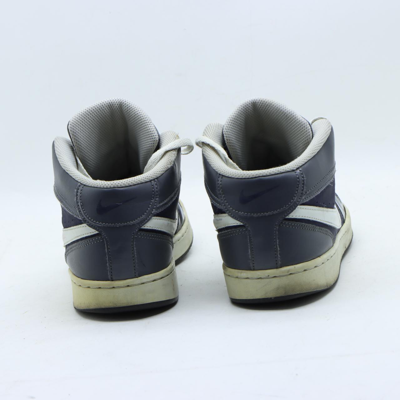 NIKE Sneakers Usato made in Cina Uomo/Unisex... - Depop