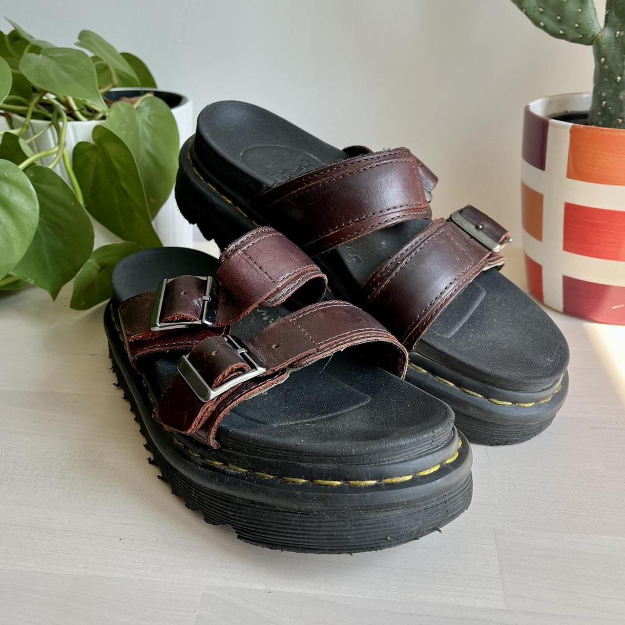 dr martens redfin sandals