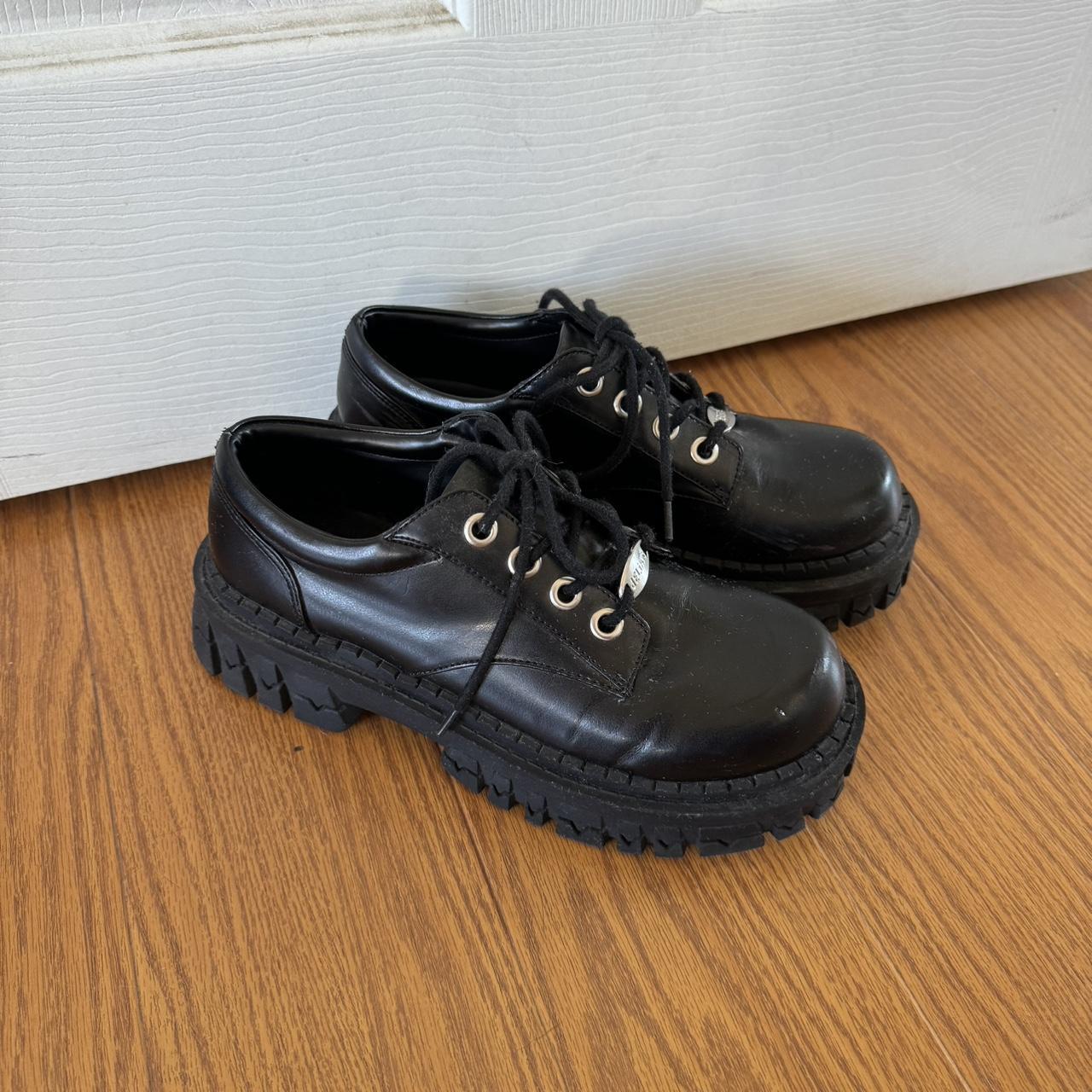 Chunky platform deals shoes 90s