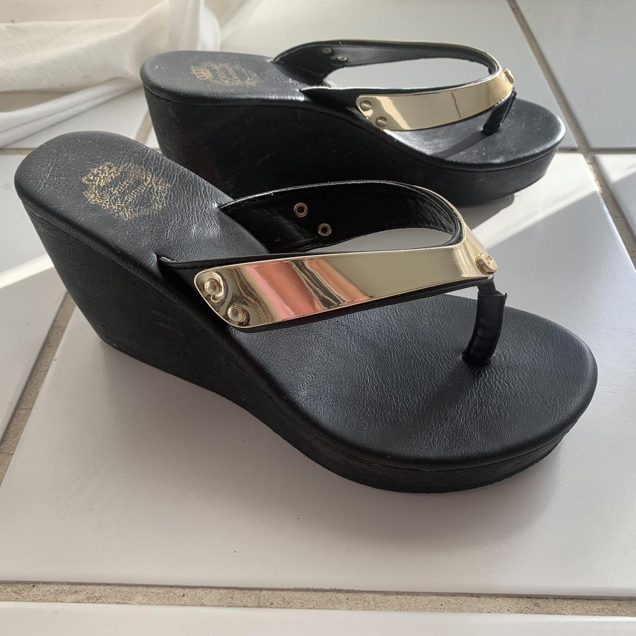 Juicy couture cheap wedge flip flops