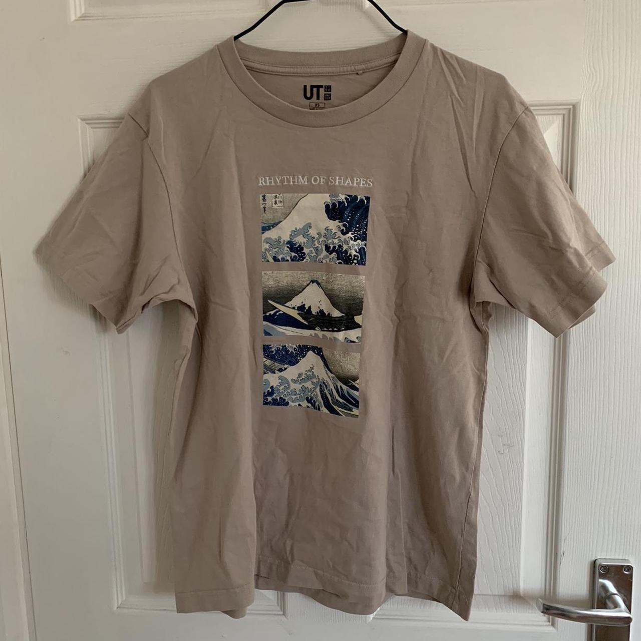 UNIQLO Men's T-shirt | Depop