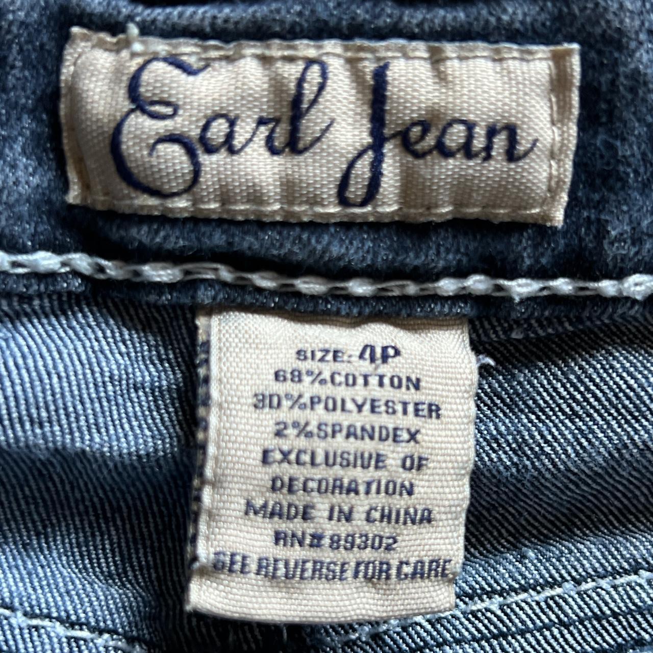 earl jeans capris size: 4P (model typically wear - Depop