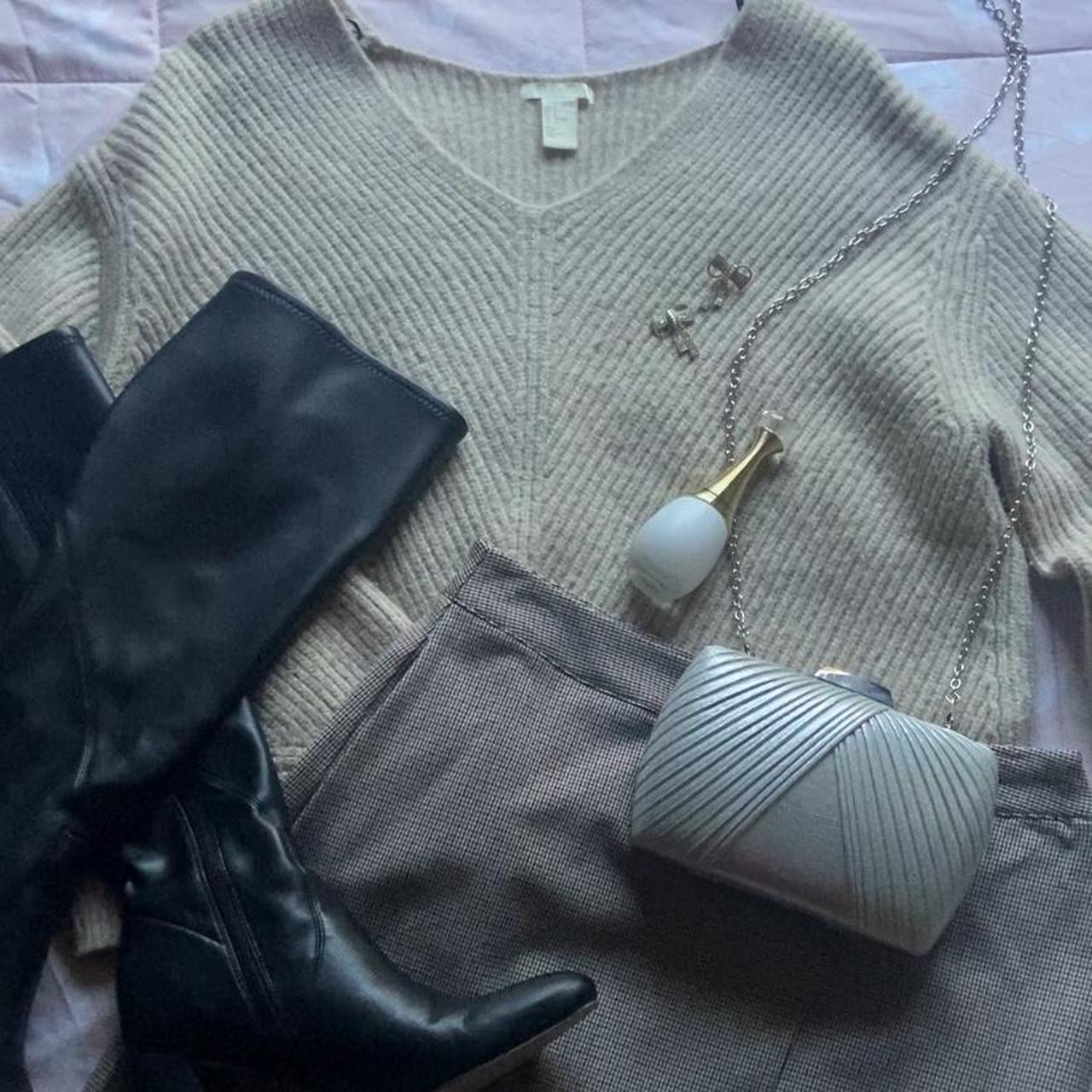Chunky knit beige sweater small Gently used... Depop