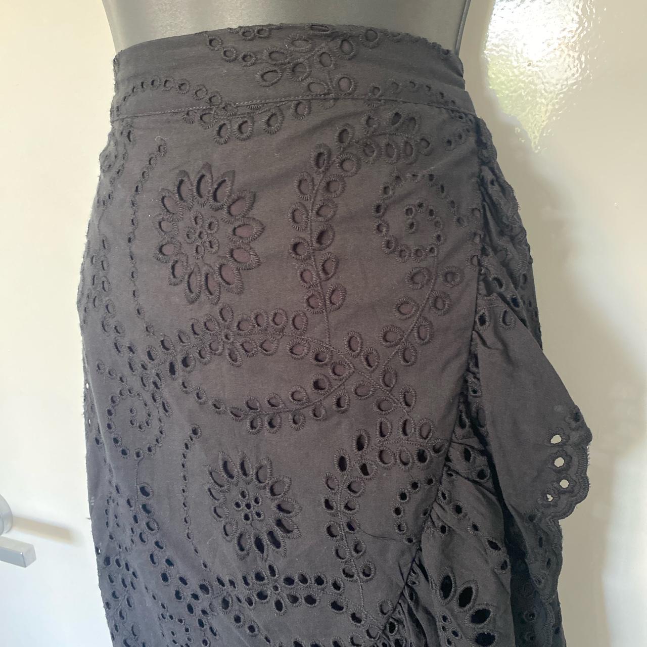 🖤 Decjuba Ruffle Lace Skirt 🖤 Size M As new... - Depop