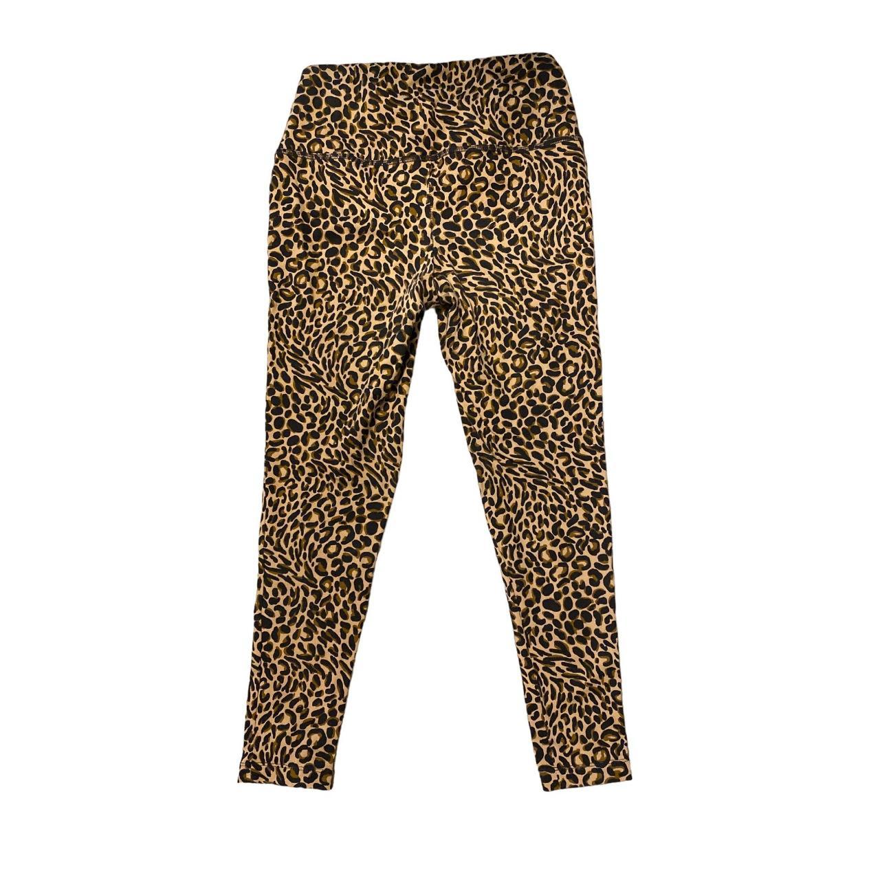 CHICO'S ZENERGY SO SLIMMING CHEETAH PRINT LEGGINGS... - Depop