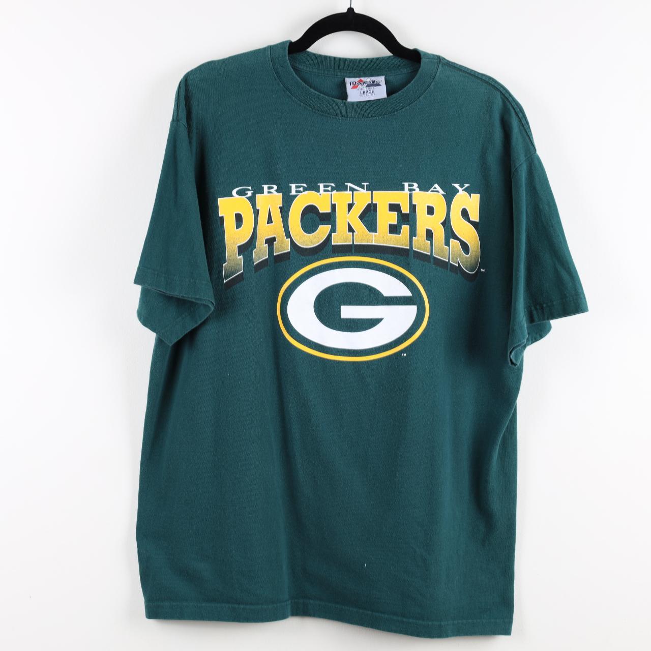 description: 90s Green bay Packers t-shirt size: L - Depop