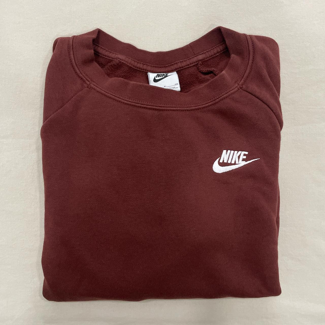 Nike brown crewneck🤎 #nike #crewneck #brown - Depop