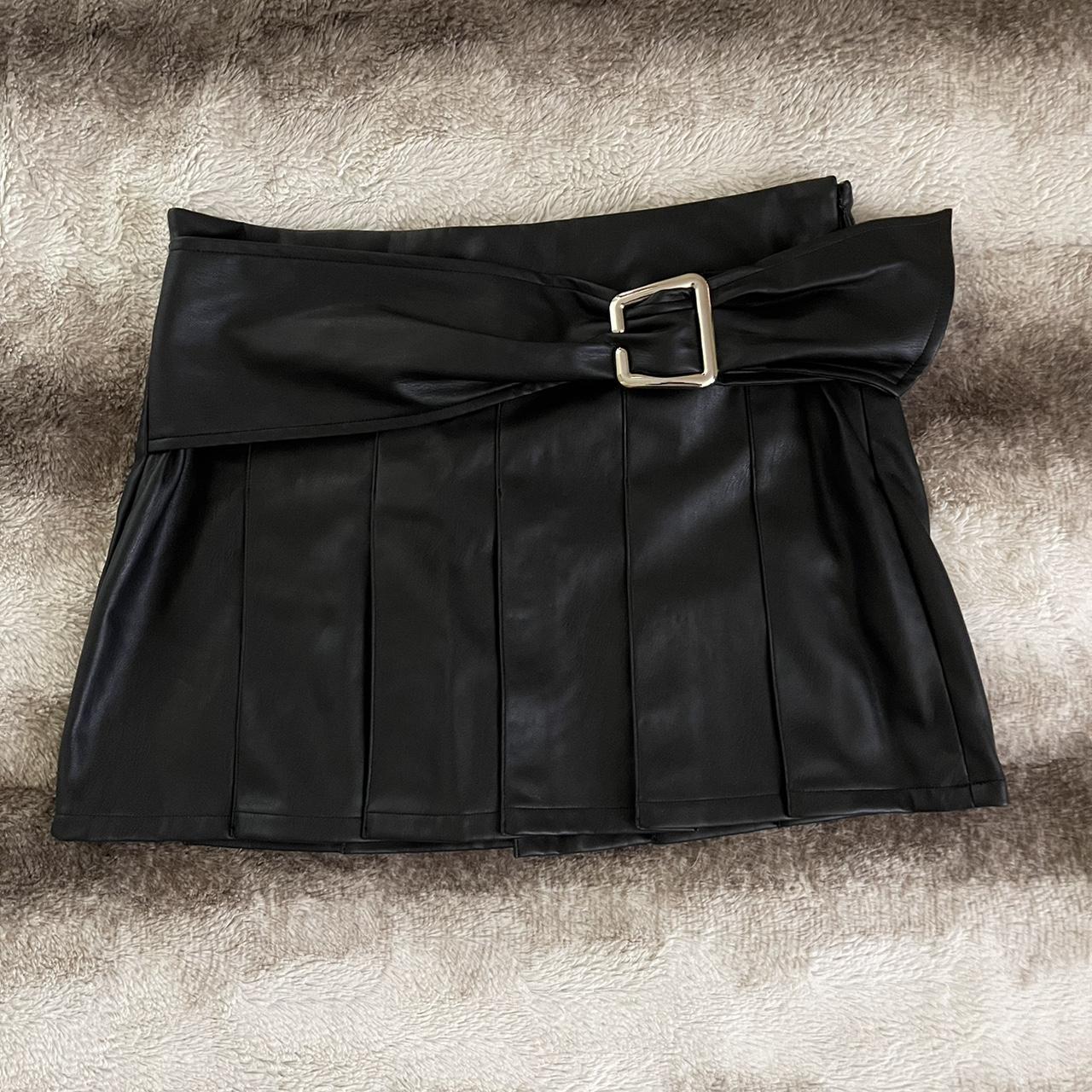 I.AM.GIA Women's Black Skirt Depop