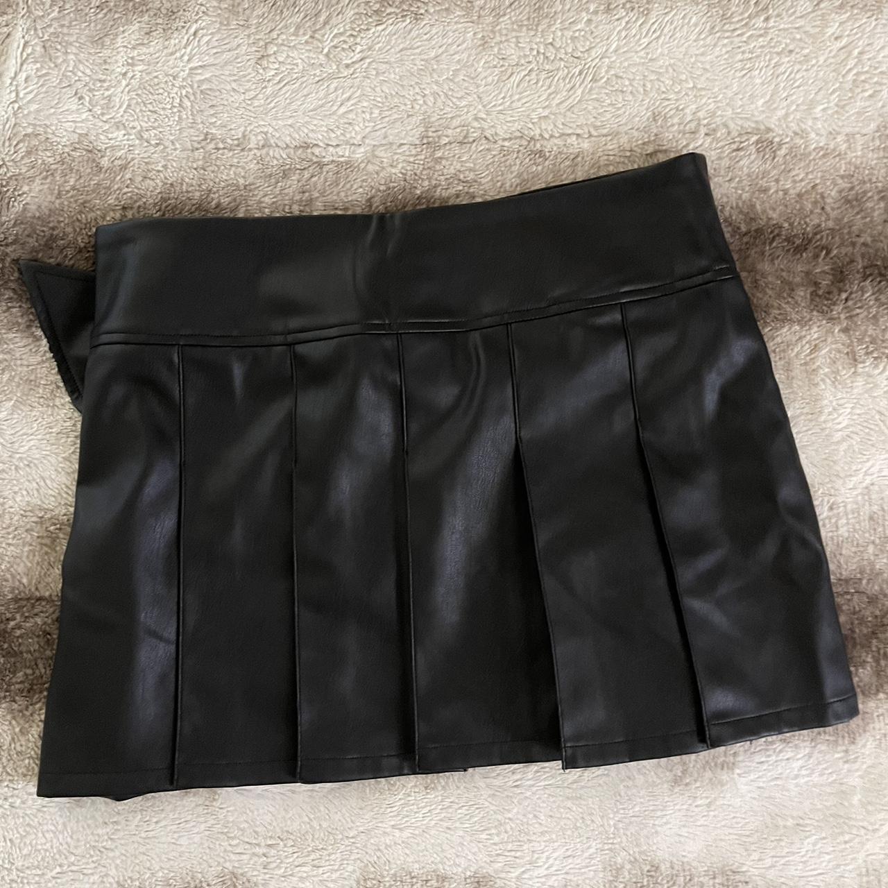 I.AM.GIA Women's Black Skirt Depop