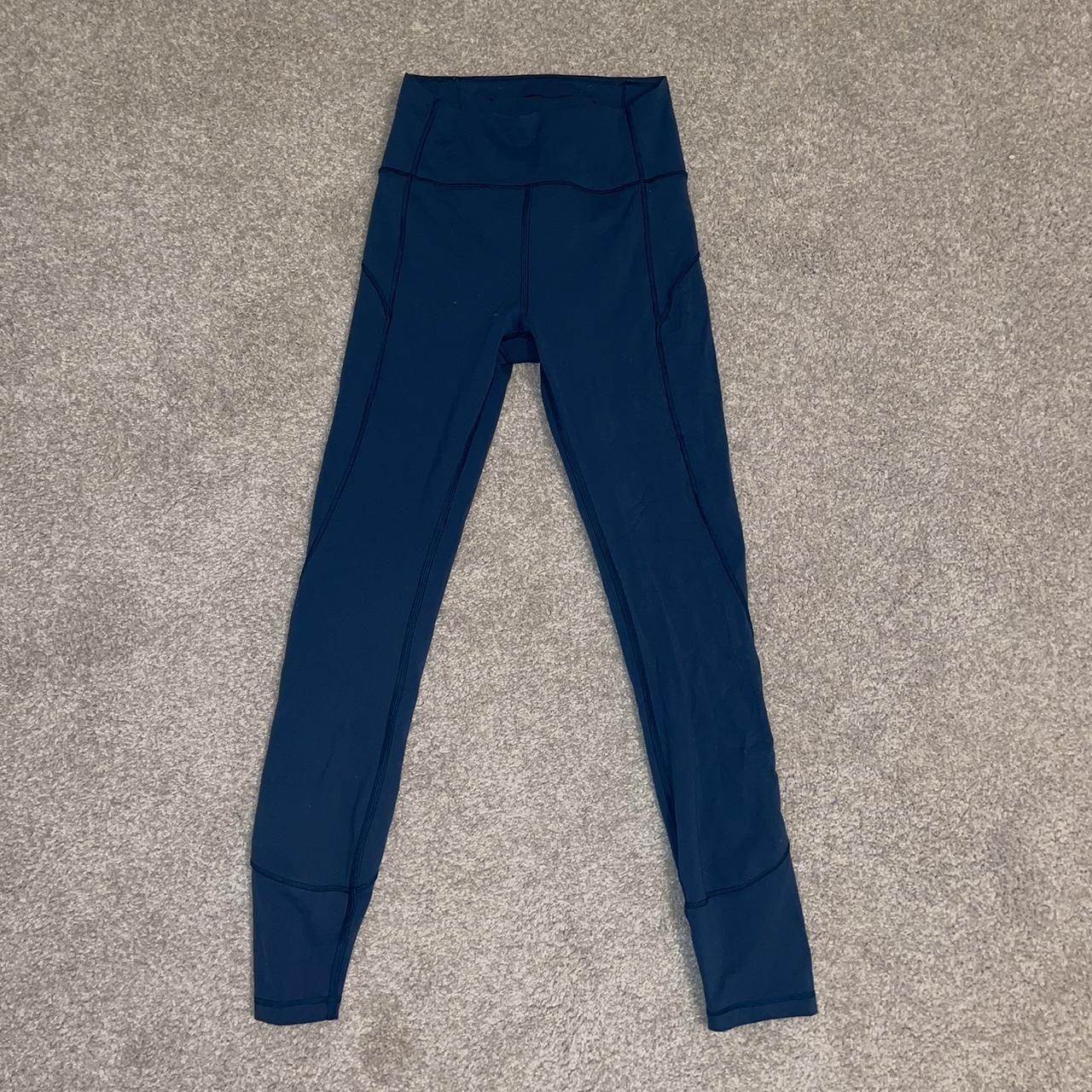 Lululemon navy blue leggings with pockets and mesh - Depop