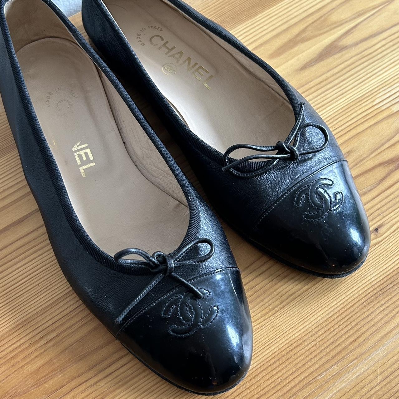 Chanel Ballet Flats 🥿 Black Lambskin & Patent... - Depop