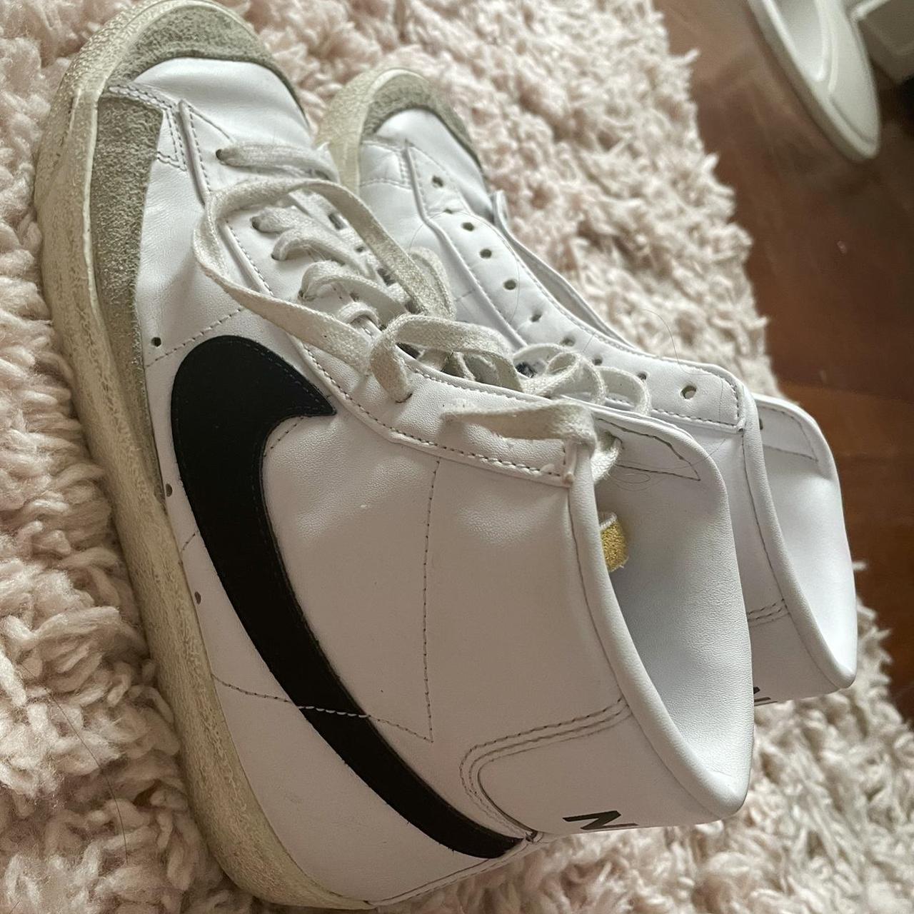 Nike Women's Black and White Trainers | Depop